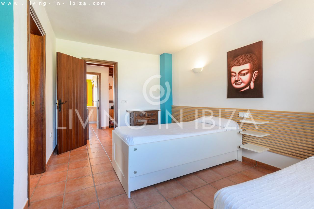  Attractive and spacious villa with Pool and sea views for seasonal rent in San Carlos, Santa Eulalia del Río, Ibiza, near Cala Nova, Cala Llenya 