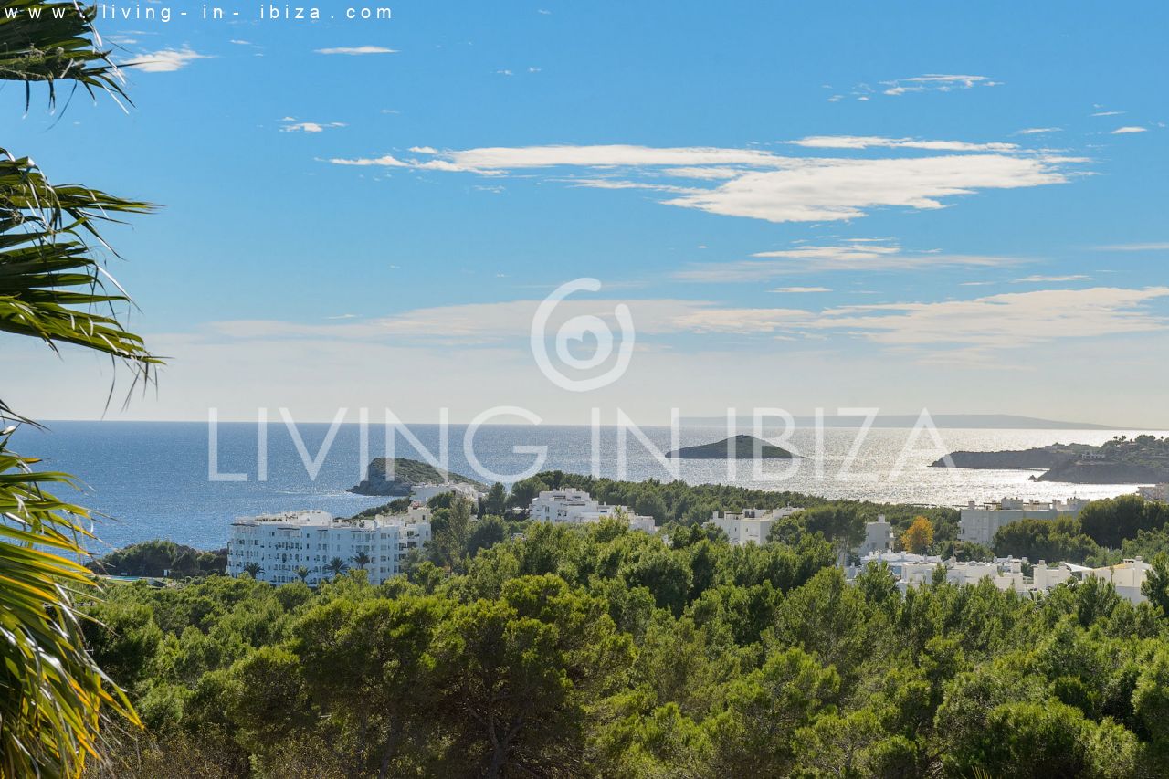  Attractive and spacious villa with Pool and sea views for seasonal rent in San Carlos, Santa Eulalia del Río, Ibiza, near Cala Nova, Cala Llenya 