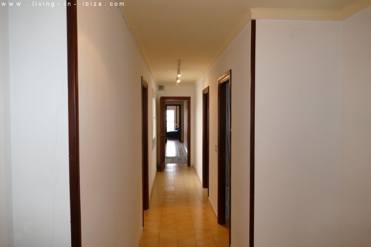 Seasonal rental in Santa Eulalia del Rio, Ibiza. Ample apartment first line sea views on beach