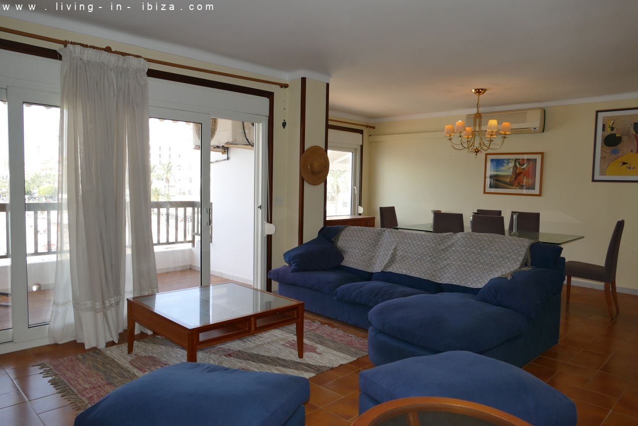 Seasonal rental in Santa Eulalia del Rio, Ibiza. Ample apartment first line sea views on beach