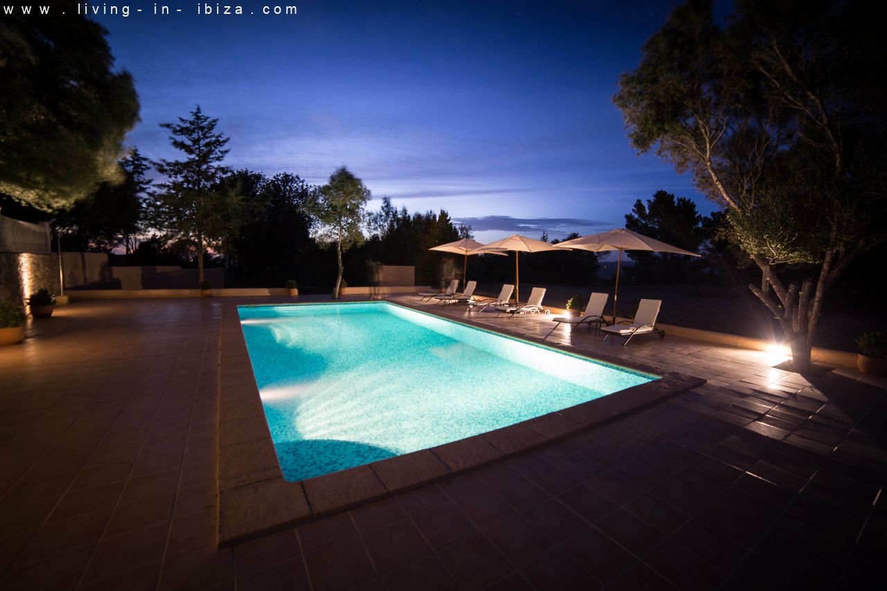 Annual rent Authentic Finca in Sant Rafael, to enjoy the immense peace of Ibiza.