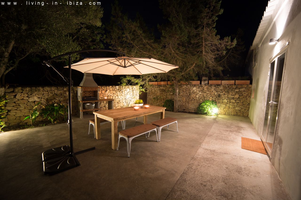 Annual rent Authentic Finca in Sant Rafael, to enjoy the immense peace of Ibiza.