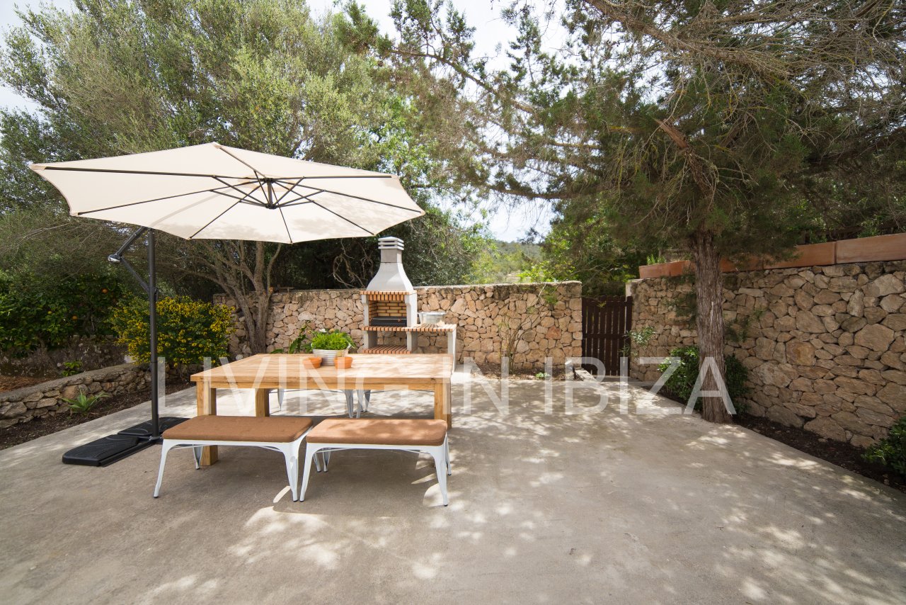 Annual Rent /long term contract. Authentic Finca in Sant Rafael, to enjoy the immense peace of Ibiza.