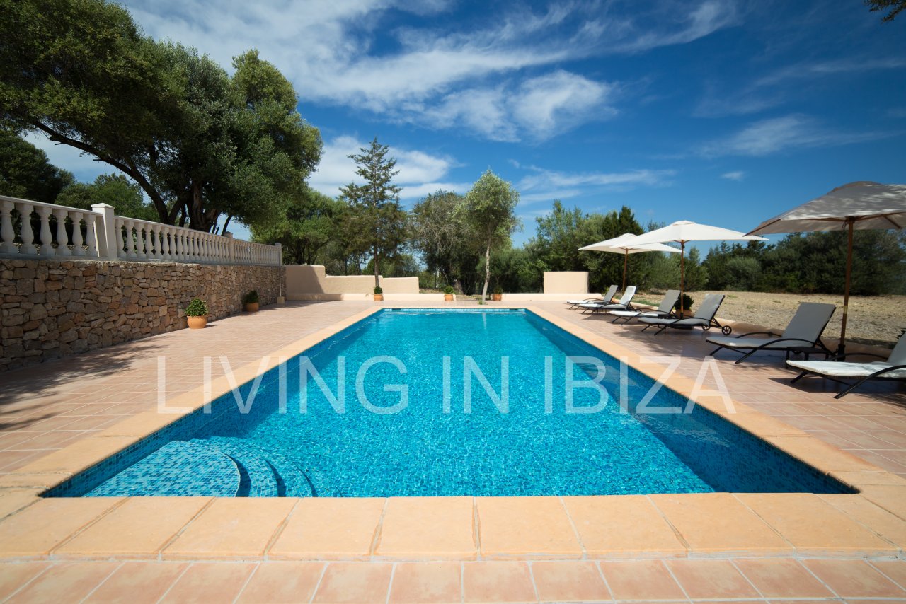 Annual Rent /long term contract. Authentic Finca in Sant Rafael, to enjoy the immense peace of Ibiza.