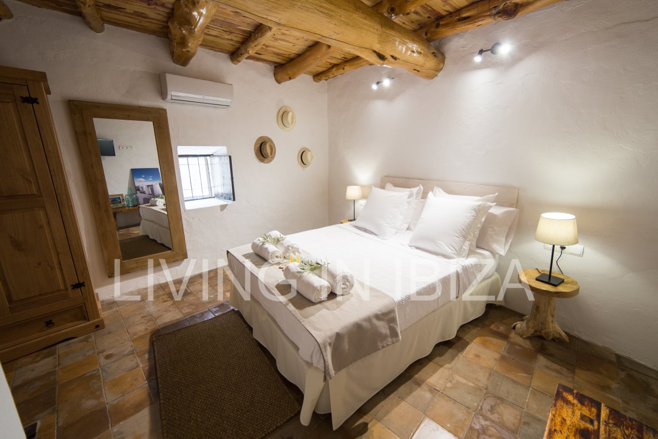 Annual Rent /long term contract. Authentic Finca in Sant Rafael, to enjoy the immense peace of Ibiza.
