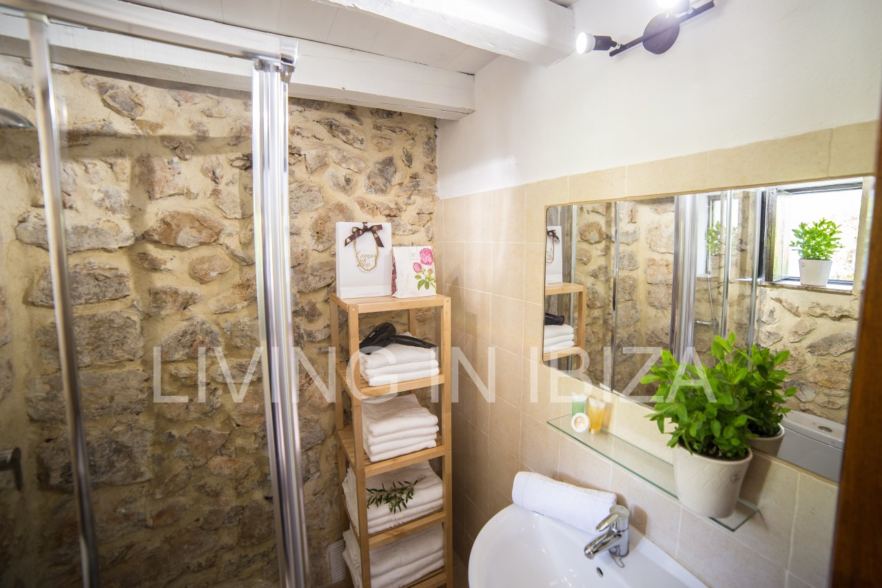 Annual Rent /long term contract. Authentic Finca in Sant Rafael, to enjoy the immense peace of Ibiza.