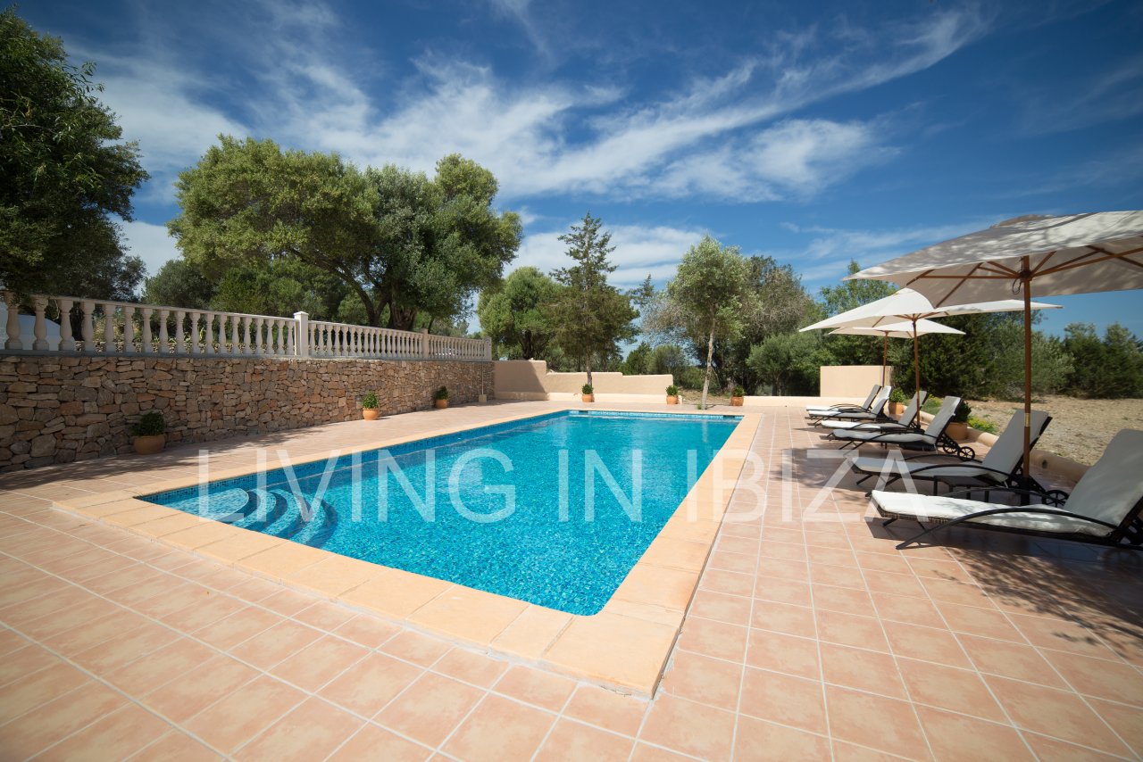 Annual Rent /long term contract. Authentic Finca in Sant Rafael, to enjoy the immense peace of Ibiza.