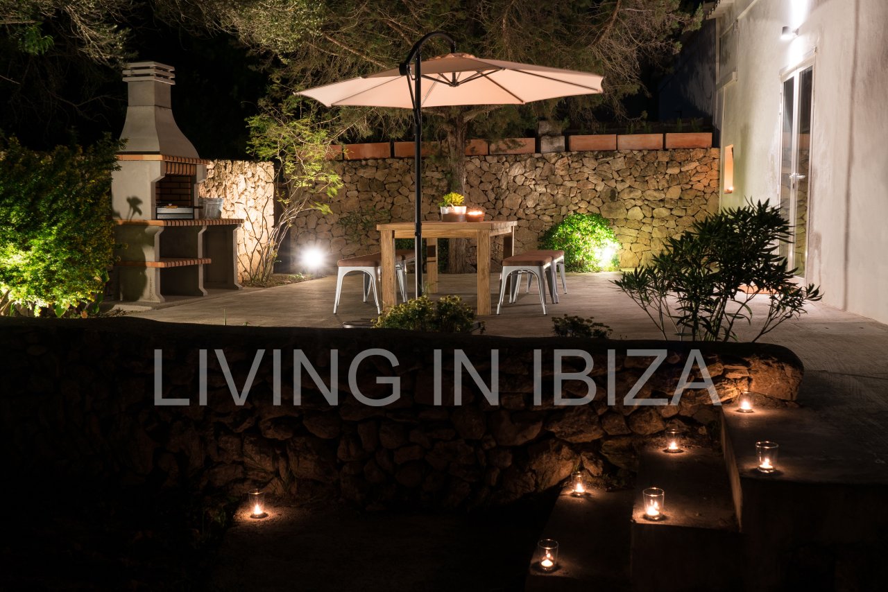 Annual Rent /long term contract. Authentic Finca in Sant Rafael, to enjoy the immense peace of Ibiza.