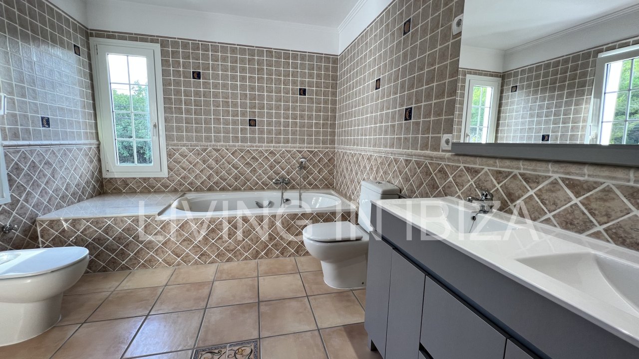 Long term rental / annual contract. Charming two-storey house in Siesta, Santa Eulalia, Ibiza. Stunning sea views from the terrace.