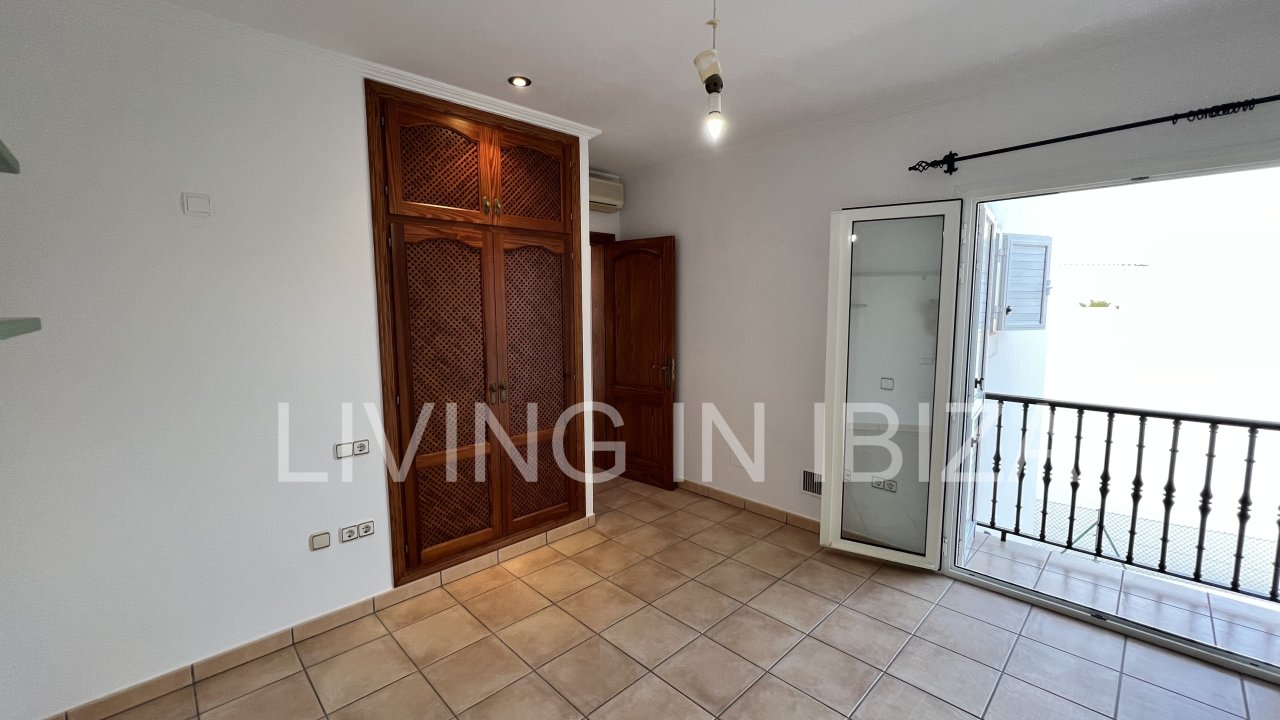 Long term rental / annual contract. Charming two-storey house in Siesta, Santa Eulalia, Ibiza. Stunning sea views from the terrace.