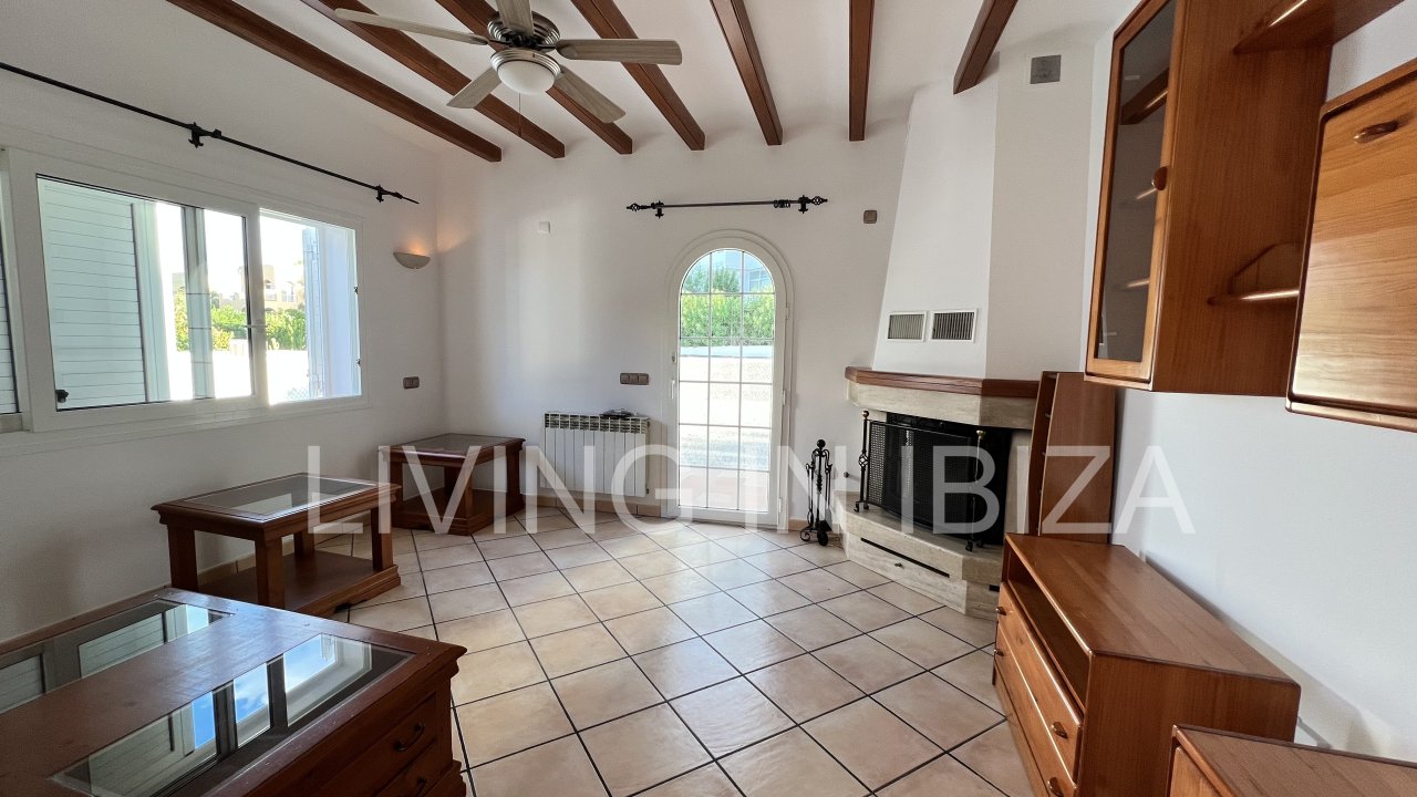 Long term rental / annual contract. Charming two-storey house in Siesta, Santa Eulalia, Ibiza. Stunning sea views from the terrace.