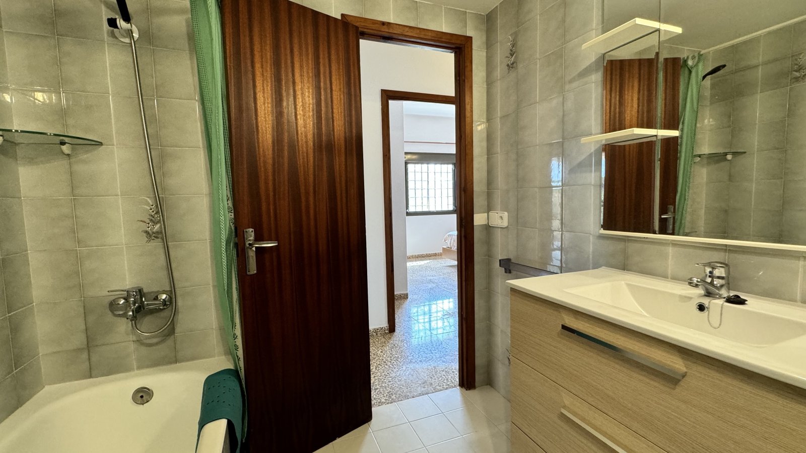 ANNUAL RENT. Detached house near the beach of Cala Pada, Santa Eulalia, Ibiza. 3 bedrooms, 2 bathrooms, swimming pool and garden