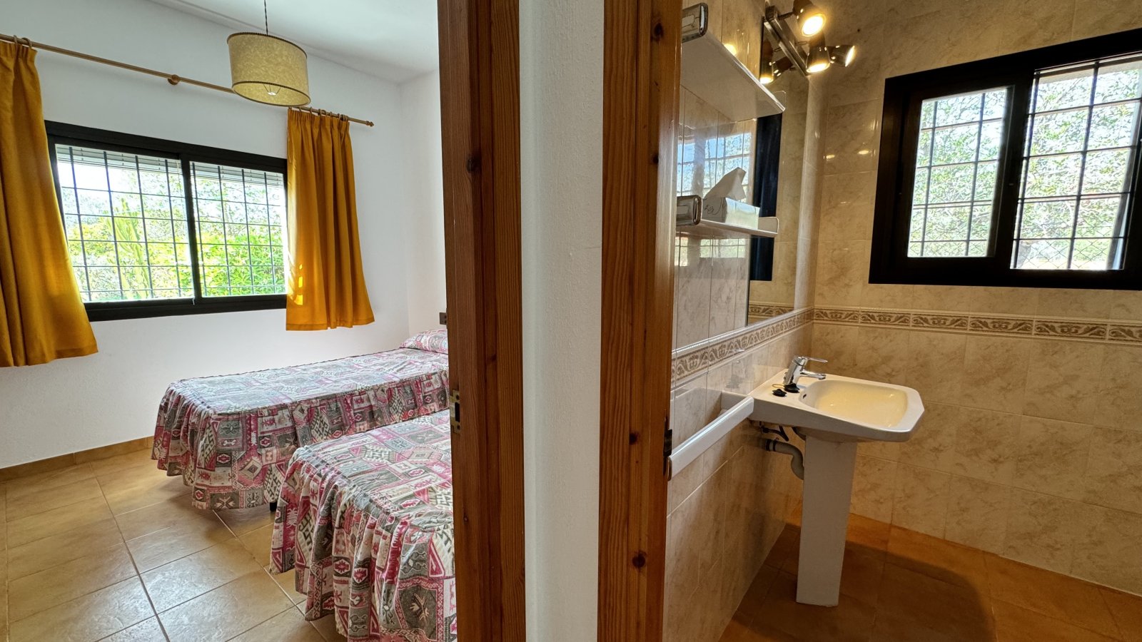 ANNUAL RENT. Detached house near the beach of Cala Pada, Santa Eulalia, Ibiza. 3 bedrooms, 2 bathrooms, swimming pool and garden