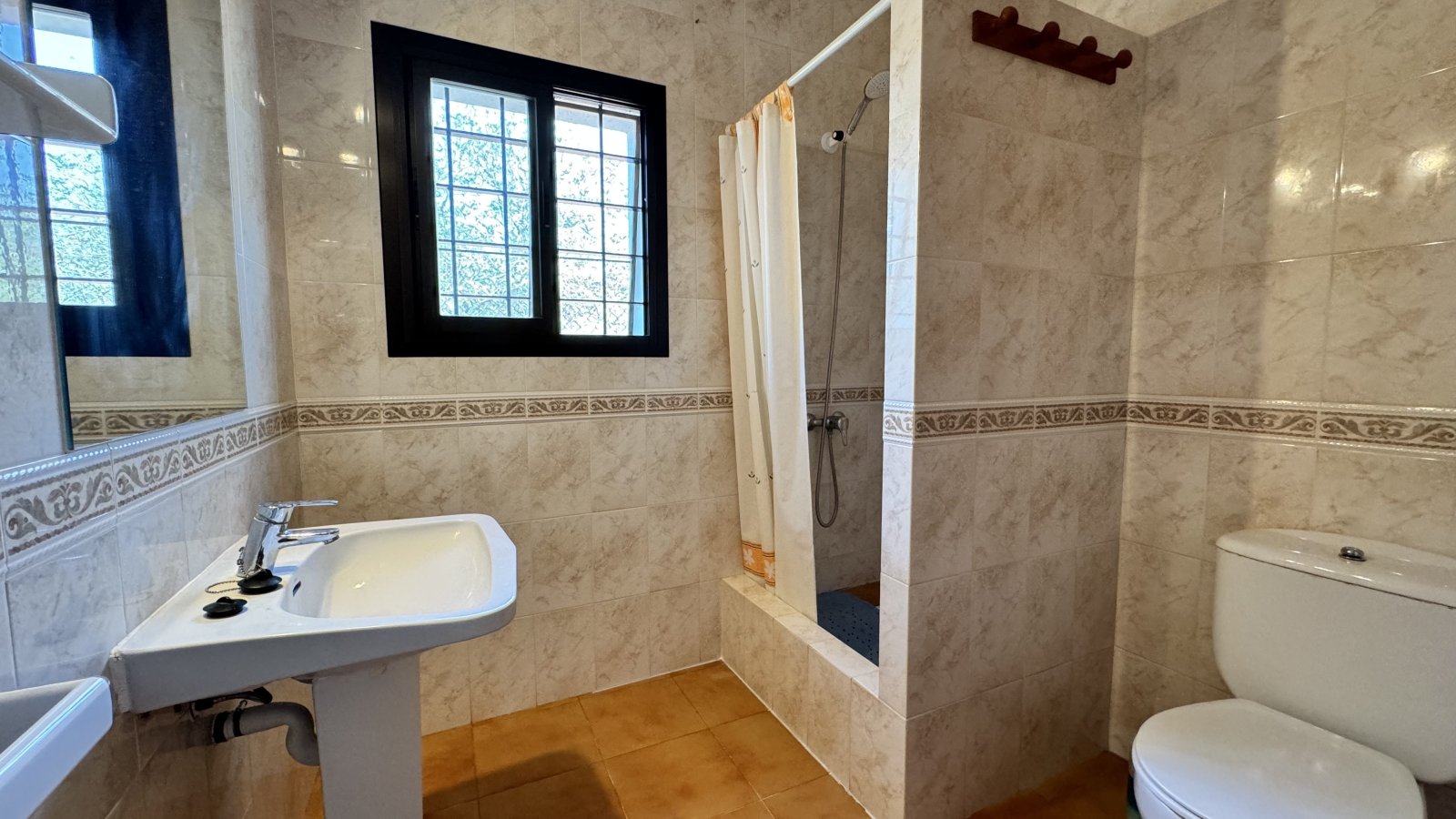 ANNUAL RENT. Detached house near the beach of Cala Pada, Santa Eulalia, Ibiza. 3 bedrooms, 2 bathrooms, swimming pool and garden