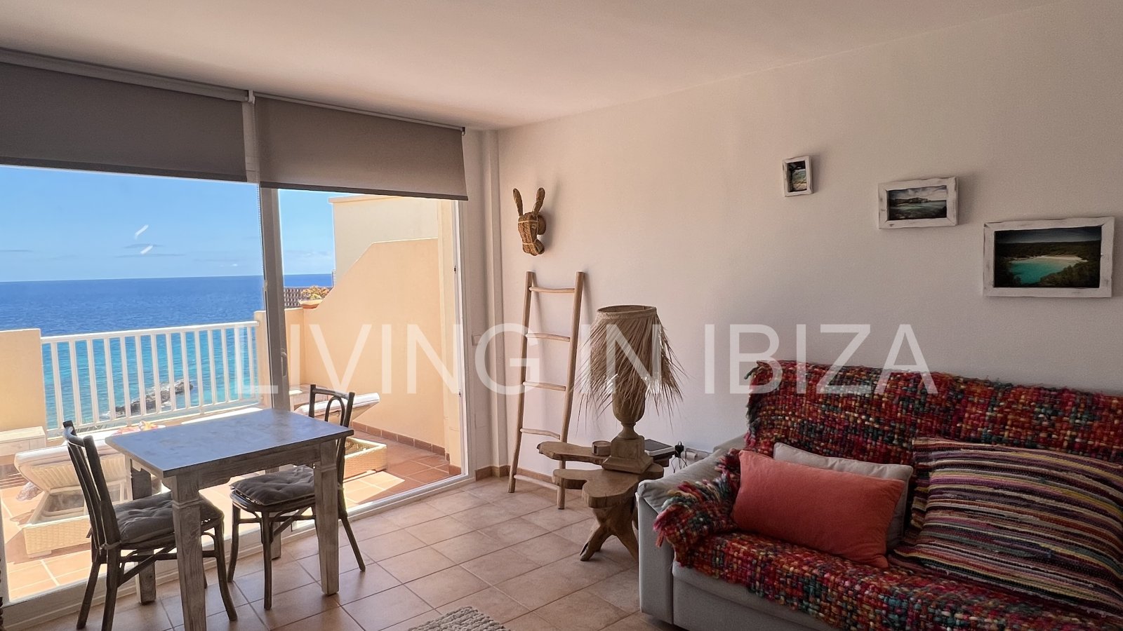 Cosy furnished, fully equipped Mediterranean-style flat with swimming pool for sale in Es Canar, in the municipality of Santa Eulalia del Rio, Ibiza