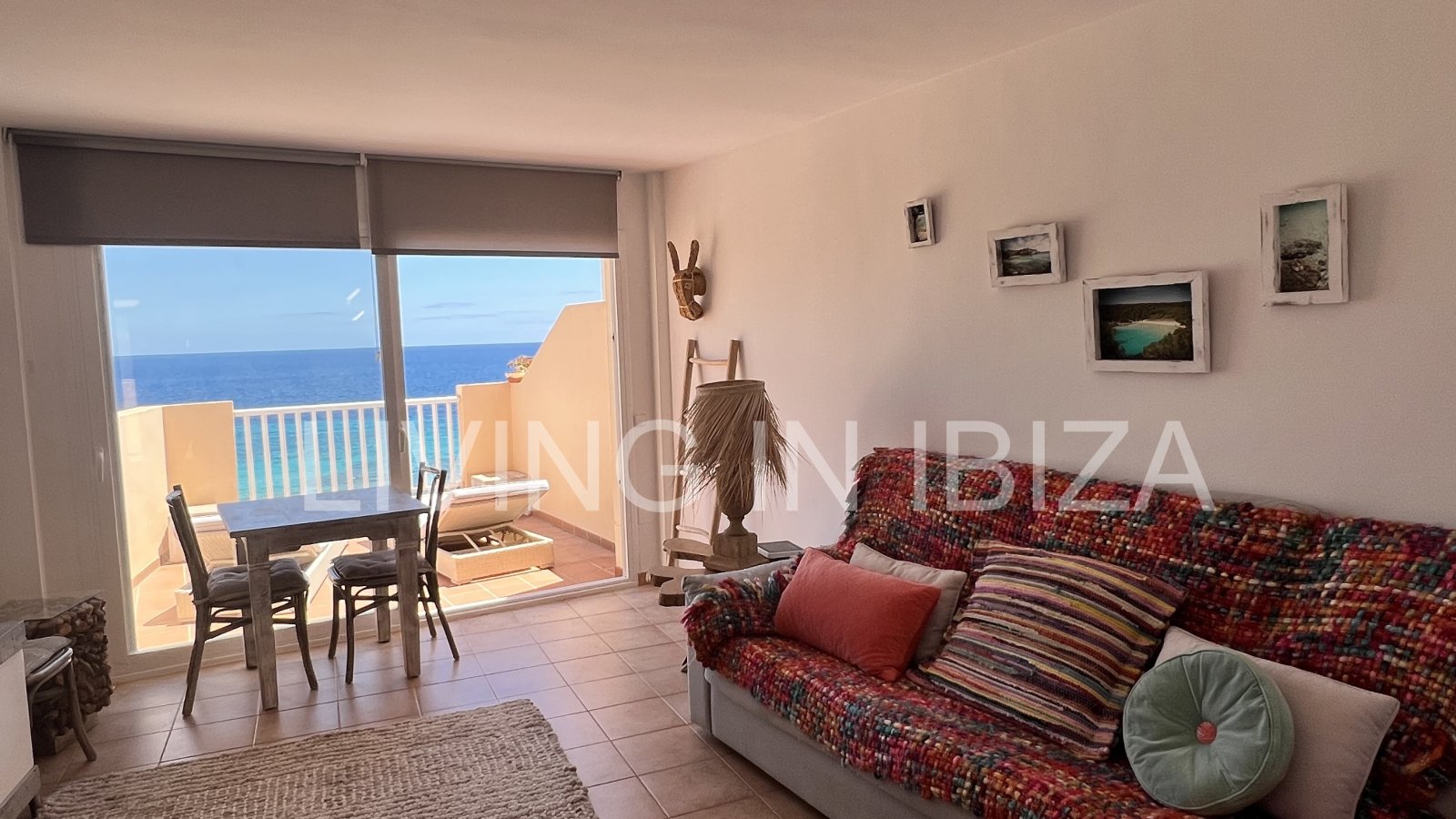 Cosy furnished, fully equipped Mediterranean-style flat with swimming pool for sale in Es Canar, in the municipality of Santa Eulalia del Rio, Ibiza