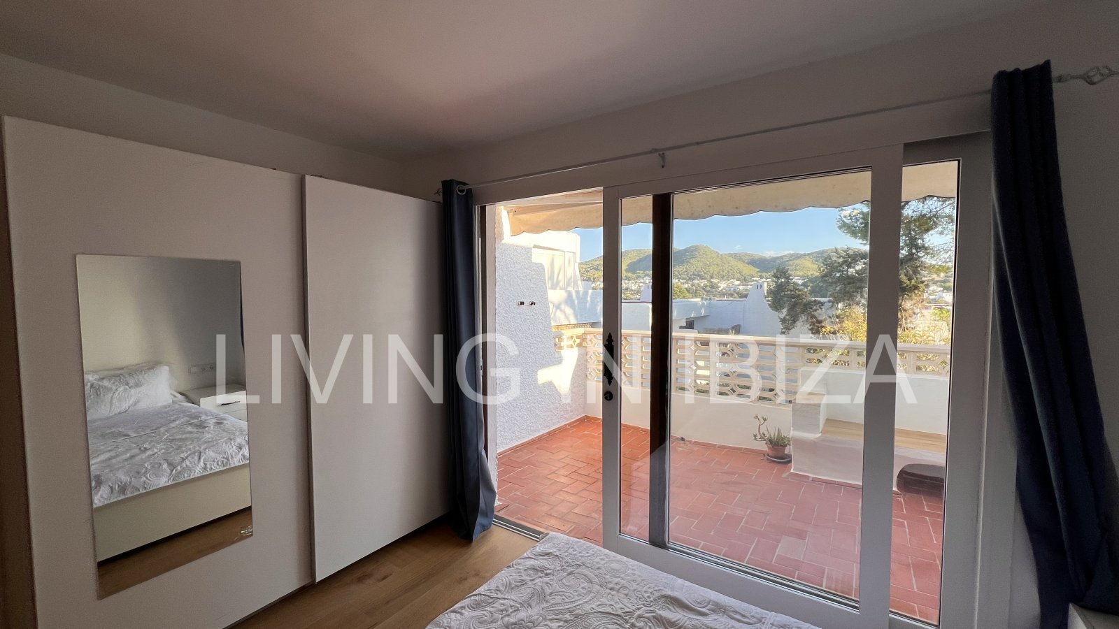  Short-term rental. Available from June 2026. We present this charming studio in Ibiza, the perfect place to relax and unwind. 