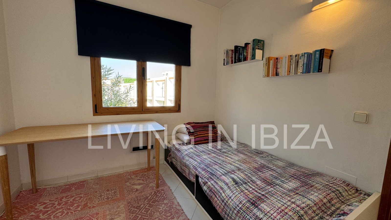 Seasonal rental: Charming penthouse furnished and equipped for rent from 1.05 to 31.10 in a residential area of Siesta, Santa Eulalia, Ibiza