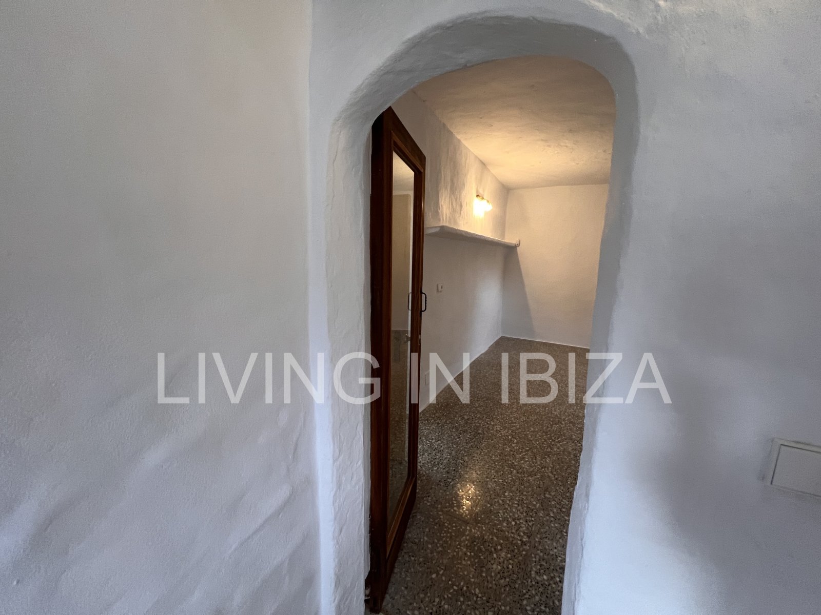 For yearly rental without furniture. An authentic country house in Santa Gertrudis, Ibiza. Enjoy the charm of living in the heart of nature