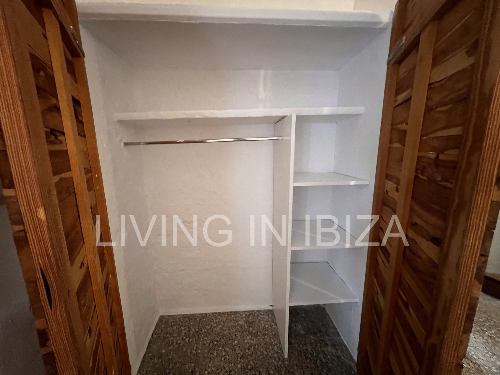 For yearly rental without furniture. An authentic country house in Santa Gertrudis, Ibiza. Enjoy the charm of living in the heart of nature