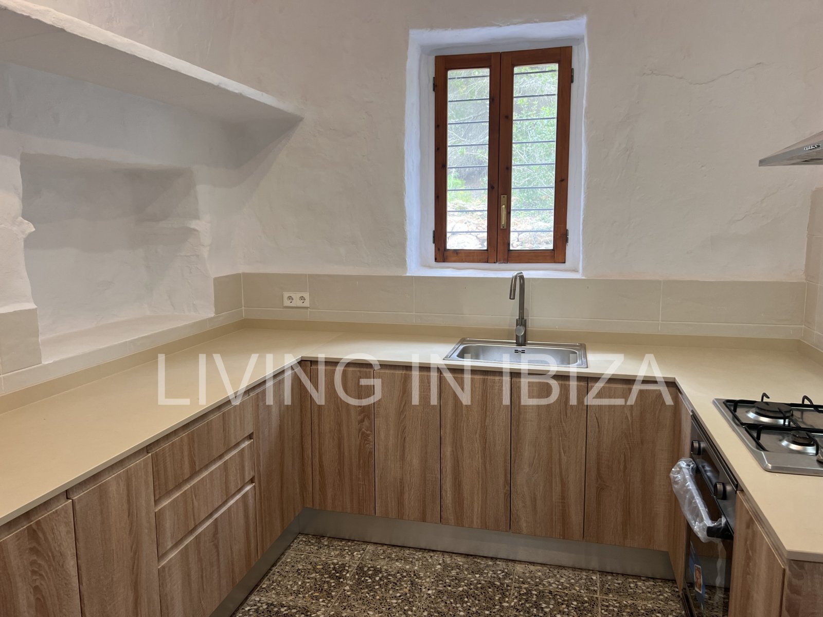 For yearly rental without furniture. An authentic country house in Santa Gertrudis, Ibiza. Enjoy the charm of living in the heart of nature