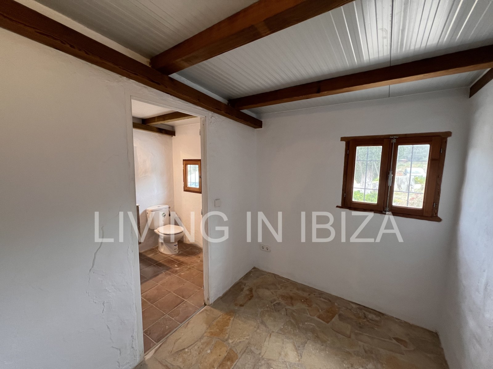 For yearly rental without furniture. An authentic country house in Santa Gertrudis, Ibiza. Enjoy the charm of living in the heart of nature