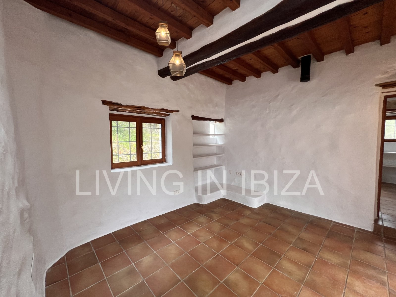 For yearly rental without furniture. An authentic country house in Santa Gertrudis, Ibiza. Enjoy the charm of living in the heart of nature