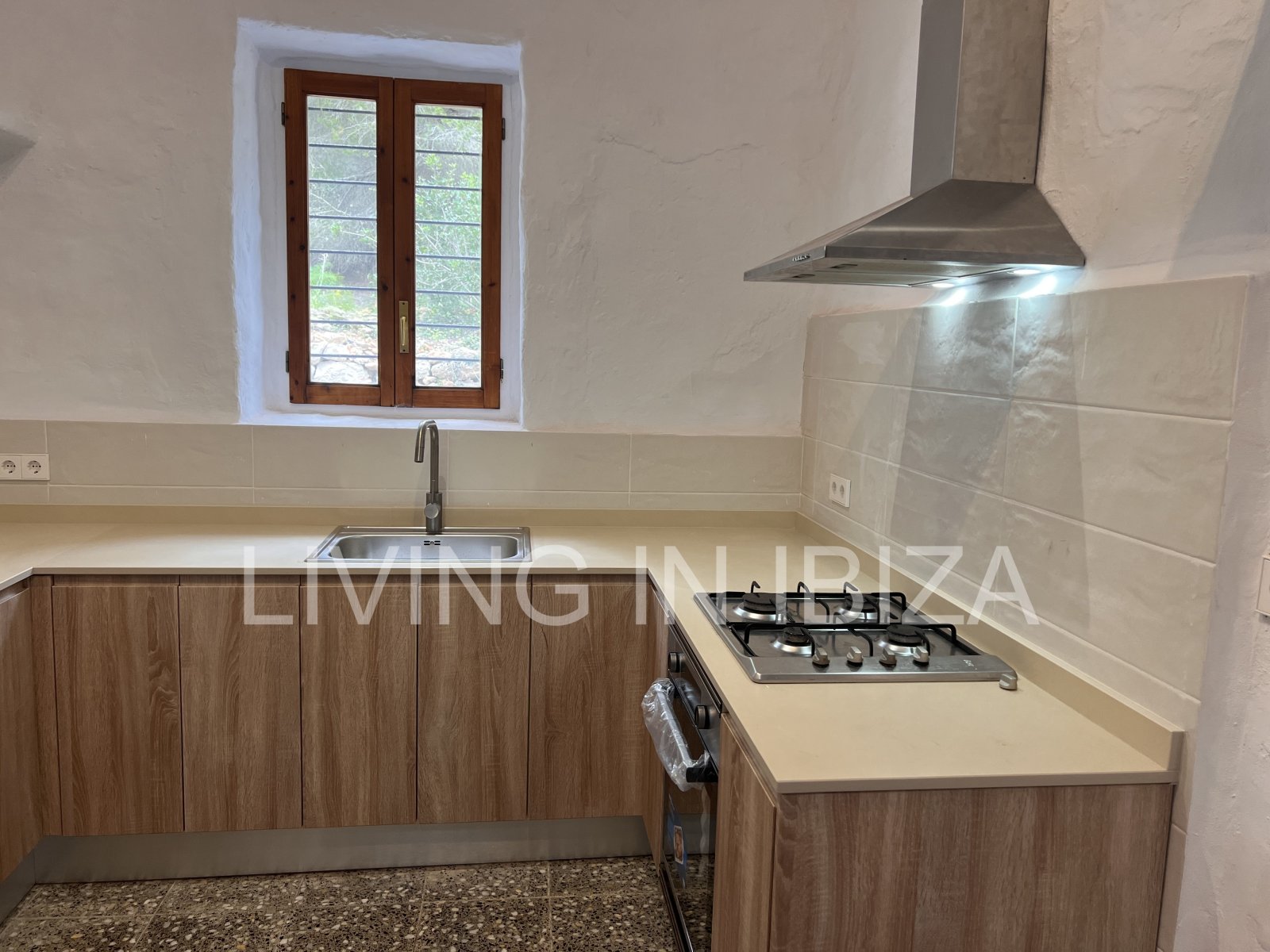 For yearly rental without furniture. An authentic country house in Santa Gertrudis, Ibiza. Enjoy the charm of living in the heart of nature