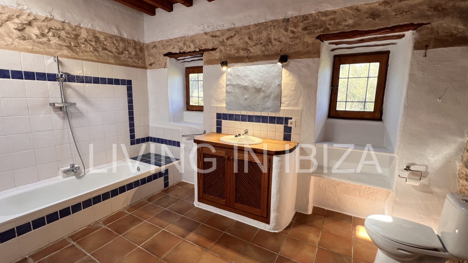 For yearly rental without furniture. An authentic country house in Santa Gertrudis, Ibiza. Enjoy the charm of living in the heart of nature