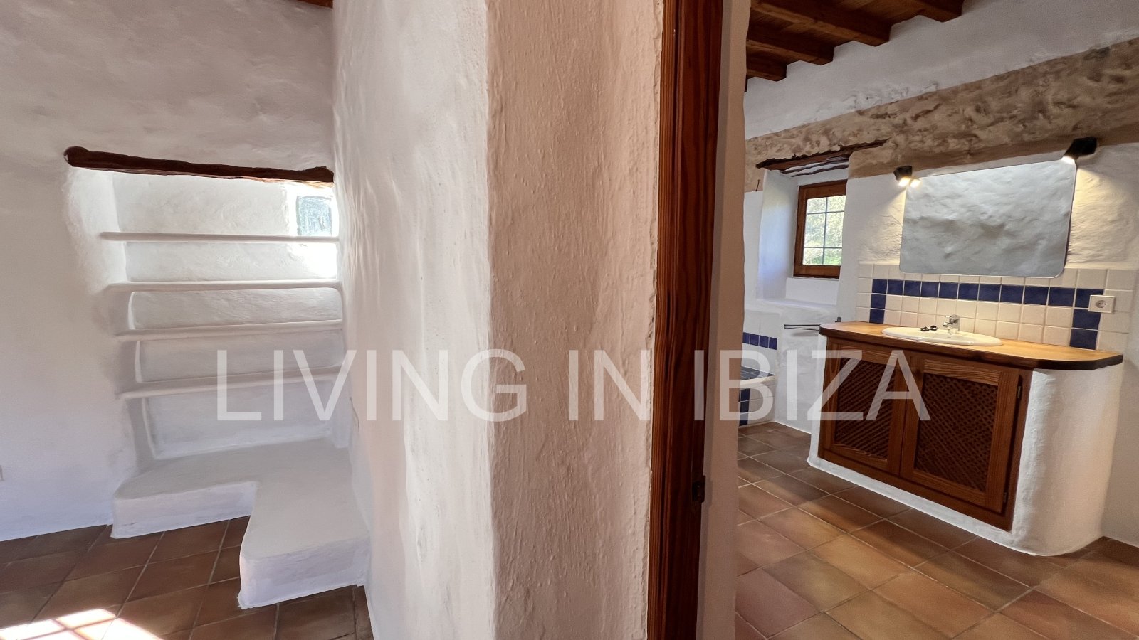 For yearly rental without furniture. An authentic country house in Santa Gertrudis, Ibiza. Enjoy the charm of living in the heart of nature