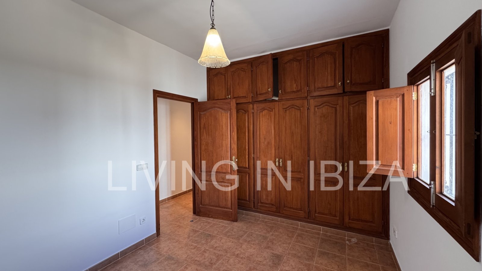 ANNUAL RENT. Yearly rent. Detached house 'Blumenfeld': located near San Carlos, in Santa Eulalia del Río (Ibiza), towards the Morna valley.