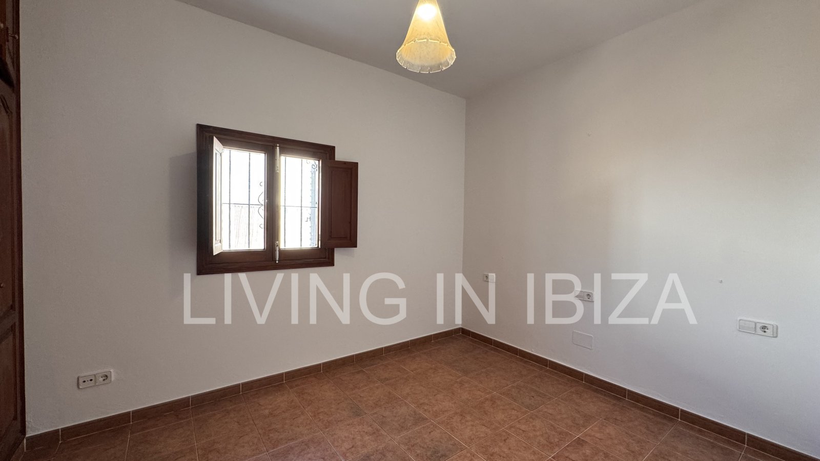 ANNUAL RENT. Yearly rent. Detached house 'Blumenfeld': located near San Carlos, in Santa Eulalia del Río (Ibiza), towards the Morna valley.