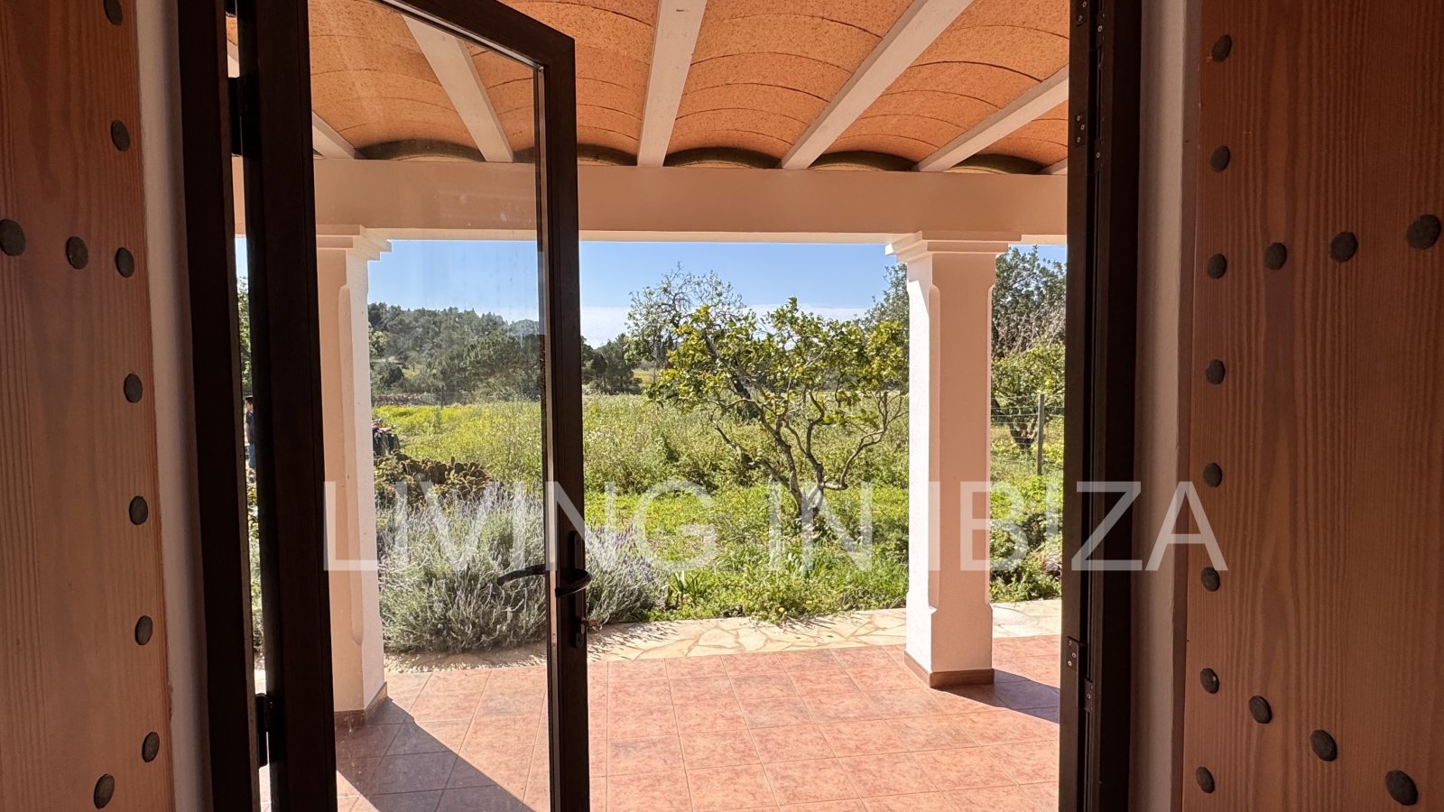 ANNUAL RENT. Yearly rent. Detached house 'Blumenfeld': located near San Carlos, in Santa Eulalia del Río (Ibiza), towards the Morna valley.