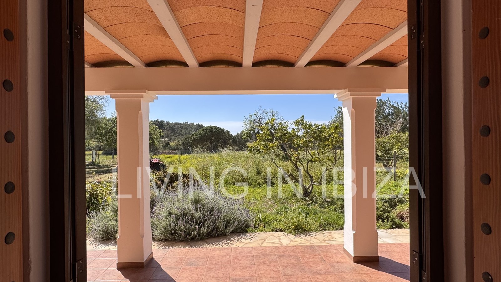 ANNUAL RENT. Yearly rent. Detached house 'Blumenfeld': located near San Carlos, in Santa Eulalia del Río (Ibiza), towards the Morna valley.