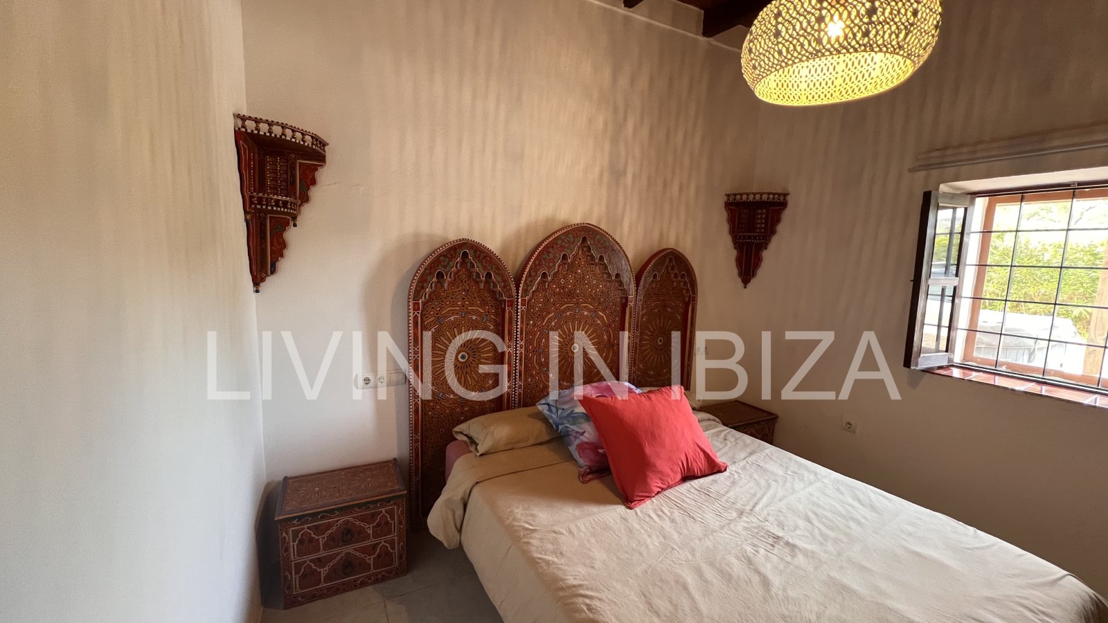 Dream house to rent for the summer season in the municipality of Santa Eulalia del Río (Ibiza). If you want to get away from it all, this is the ideal