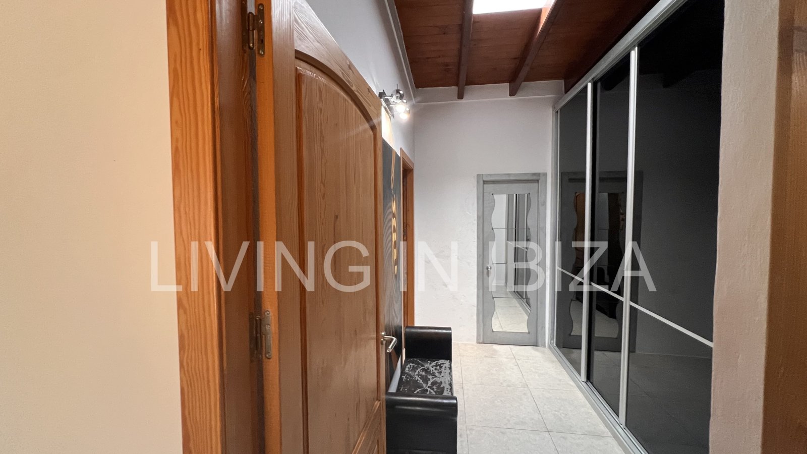 Dream house to rent for the summer season in the municipality of Santa Eulalia del Río (Ibiza). If you want to get away from it all, this is the ideal