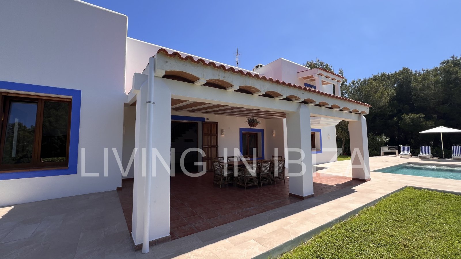  Attractive and spacious villa with Pool and sea views for seasonal rent in San Carlos, Santa Eulalia del Río, Ibiza, near Cala Nova, Cala Llenya 