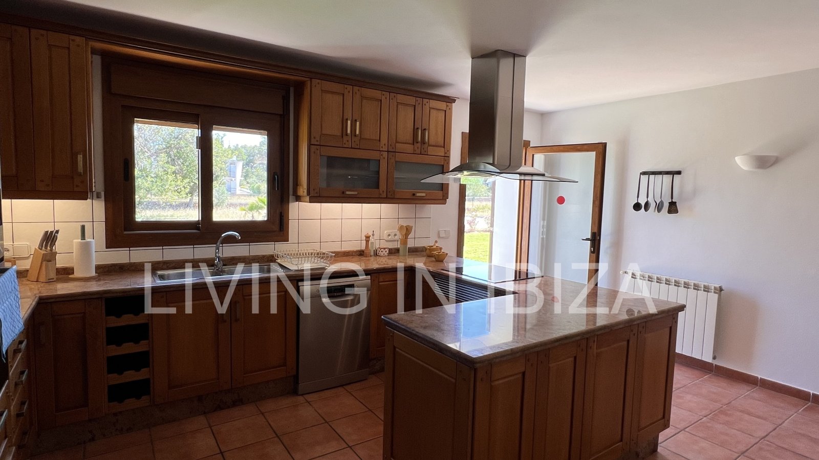  Attractive and spacious villa with Pool and sea views for seasonal rent in San Carlos, Santa Eulalia del Río, Ibiza, near Cala Nova, Cala Llenya 