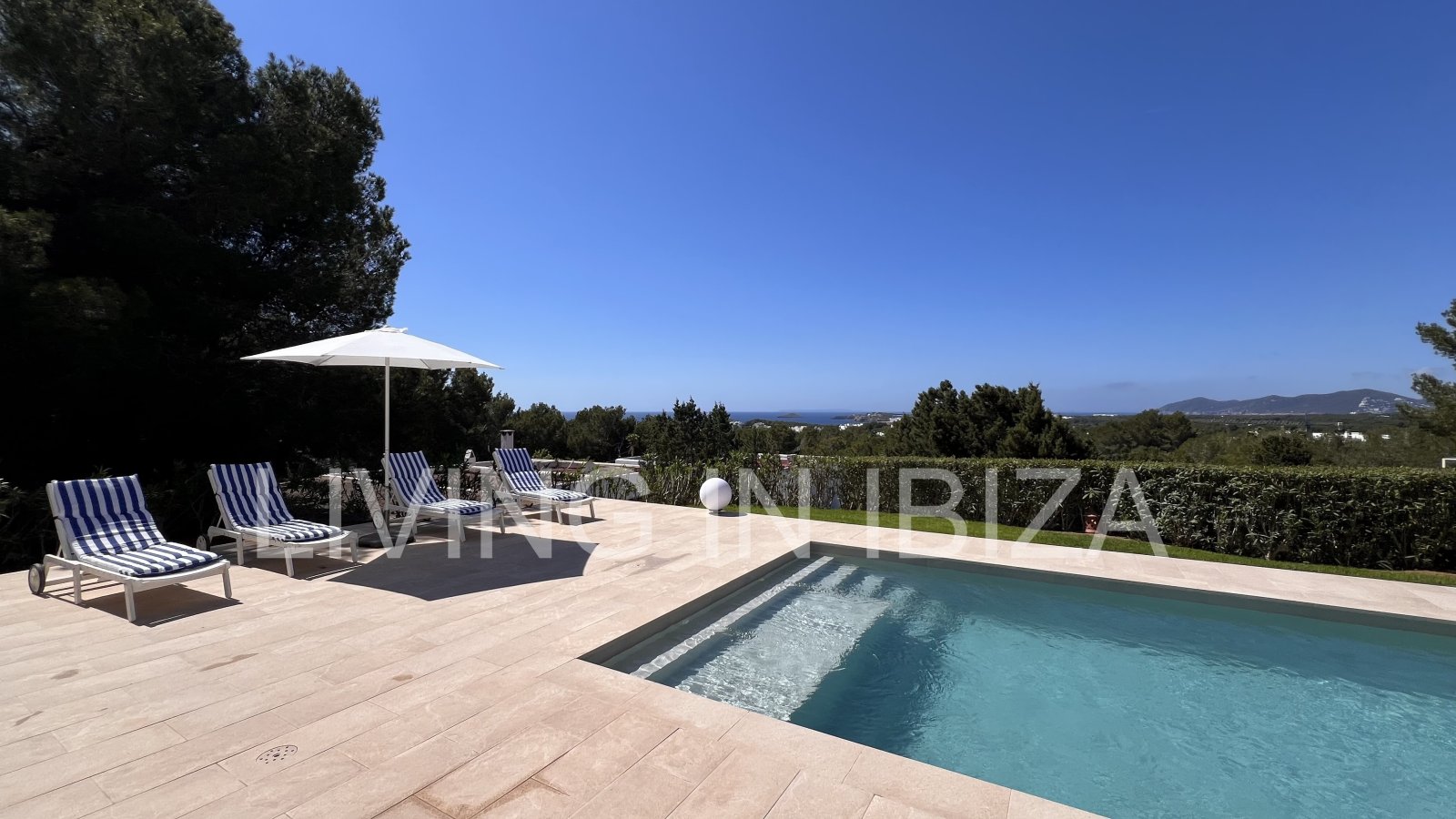  Attractive and spacious villa with Pool and sea views for seasonal rent in San Carlos, Santa Eulalia del Río, Ibiza, near Cala Nova, Cala Llenya 