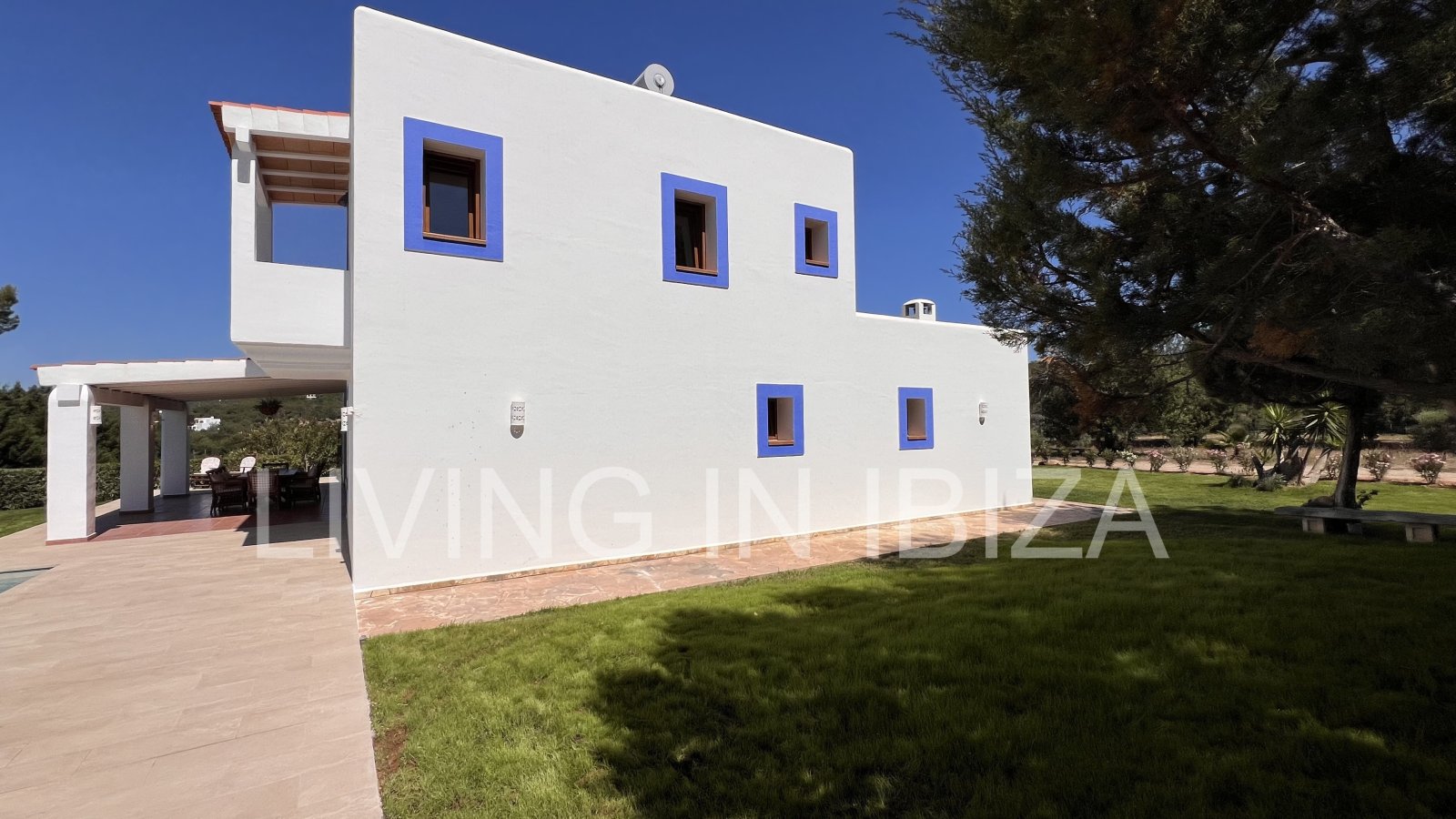  Attractive and spacious villa with Pool and sea views for seasonal rent in San Carlos, Santa Eulalia del Río, Ibiza, near Cala Nova, Cala Llenya 