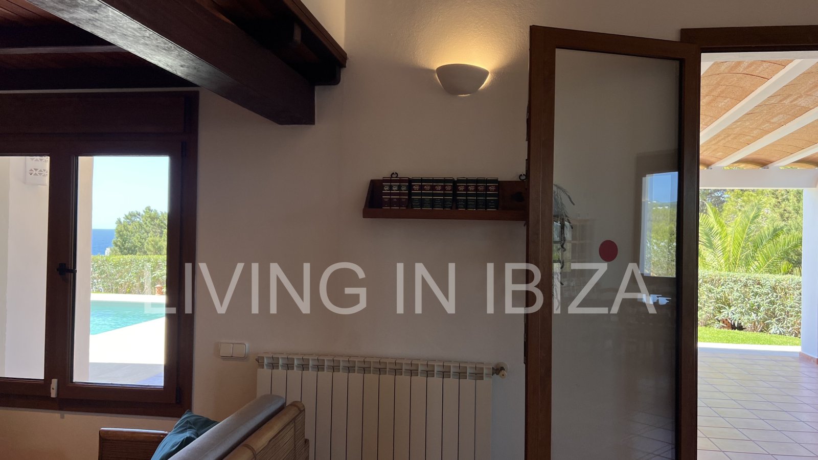  Attractive and spacious villa with Pool and sea views for seasonal rent in San Carlos, Santa Eulalia del Río, Ibiza, near Cala Nova, Cala Llenya 