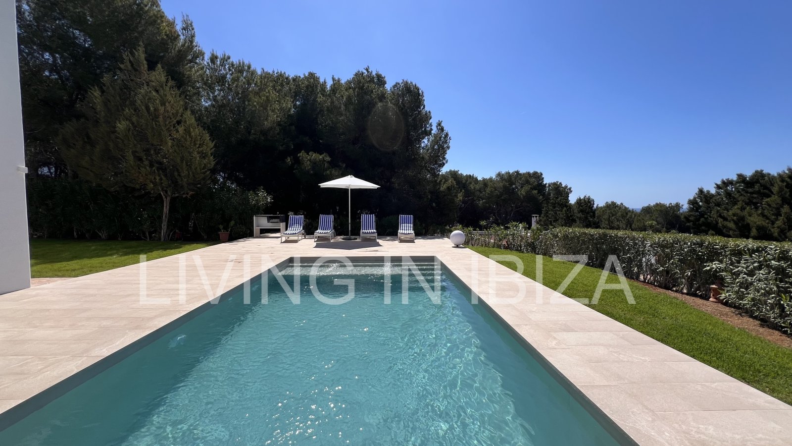  Attractive and spacious villa with Pool and sea views for seasonal rent in San Carlos, Santa Eulalia del Río, Ibiza, near Cala Nova, Cala Llenya 