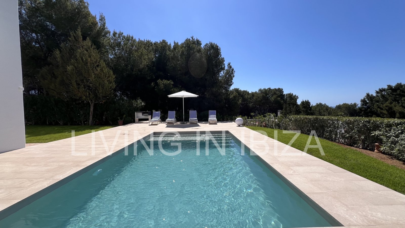  Attractive and spacious villa with Pool and sea views for seasonal rent in San Carlos, Santa Eulalia del Río, Ibiza, near Cala Nova, Cala Llenya 