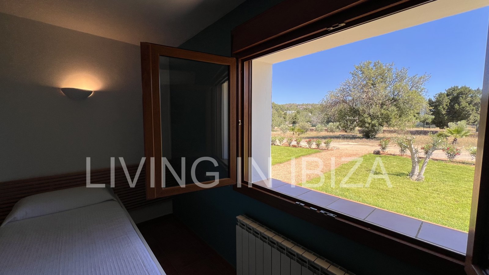  Attractive and spacious villa with Pool and sea views for seasonal rent in San Carlos, Santa Eulalia del Río, Ibiza, near Cala Nova, Cala Llenya 