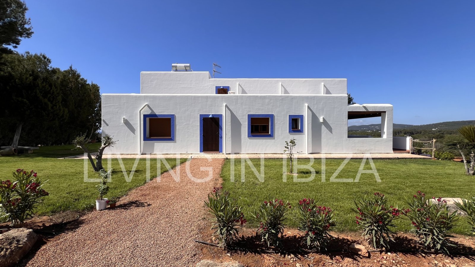  Attractive and spacious villa with Pool and sea views for seasonal rent in San Carlos, Santa Eulalia del Río, Ibiza, near Cala Nova, Cala Llenya 