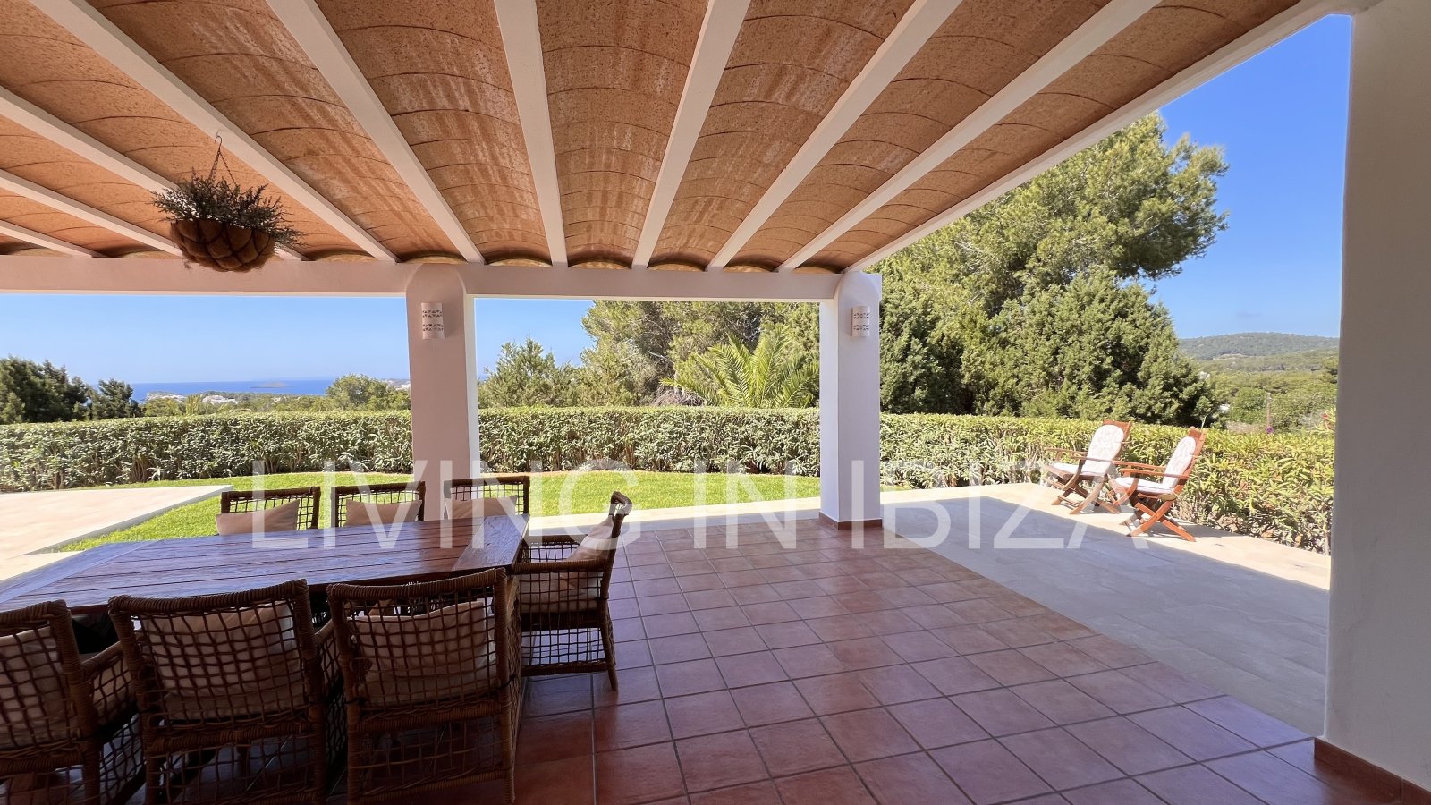  Attractive and spacious villa with Pool and sea views for seasonal rent in San Carlos, Santa Eulalia del Río, Ibiza, near Cala Nova, Cala Llenya 