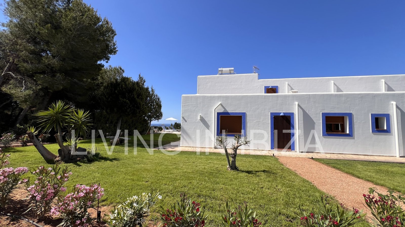  Attractive and spacious villa with Pool and sea views for seasonal rent in San Carlos, Santa Eulalia del Río, Ibiza, near Cala Nova, Cala Llenya 