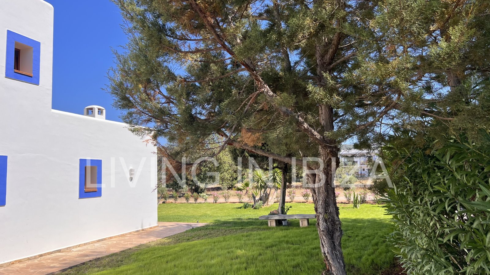  Attractive and spacious villa with Pool and sea views for seasonal rent in San Carlos, Santa Eulalia del Río, Ibiza, near Cala Nova, Cala Llenya 