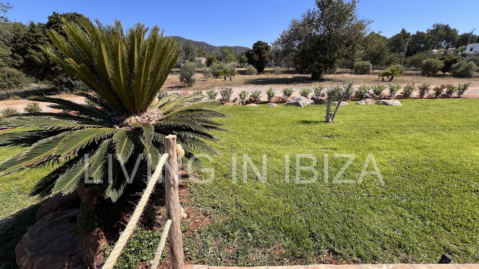  Attractive and spacious villa with Pool and sea views for seasonal rent in San Carlos, Santa Eulalia del Río, Ibiza, near Cala Nova, Cala Llenya 