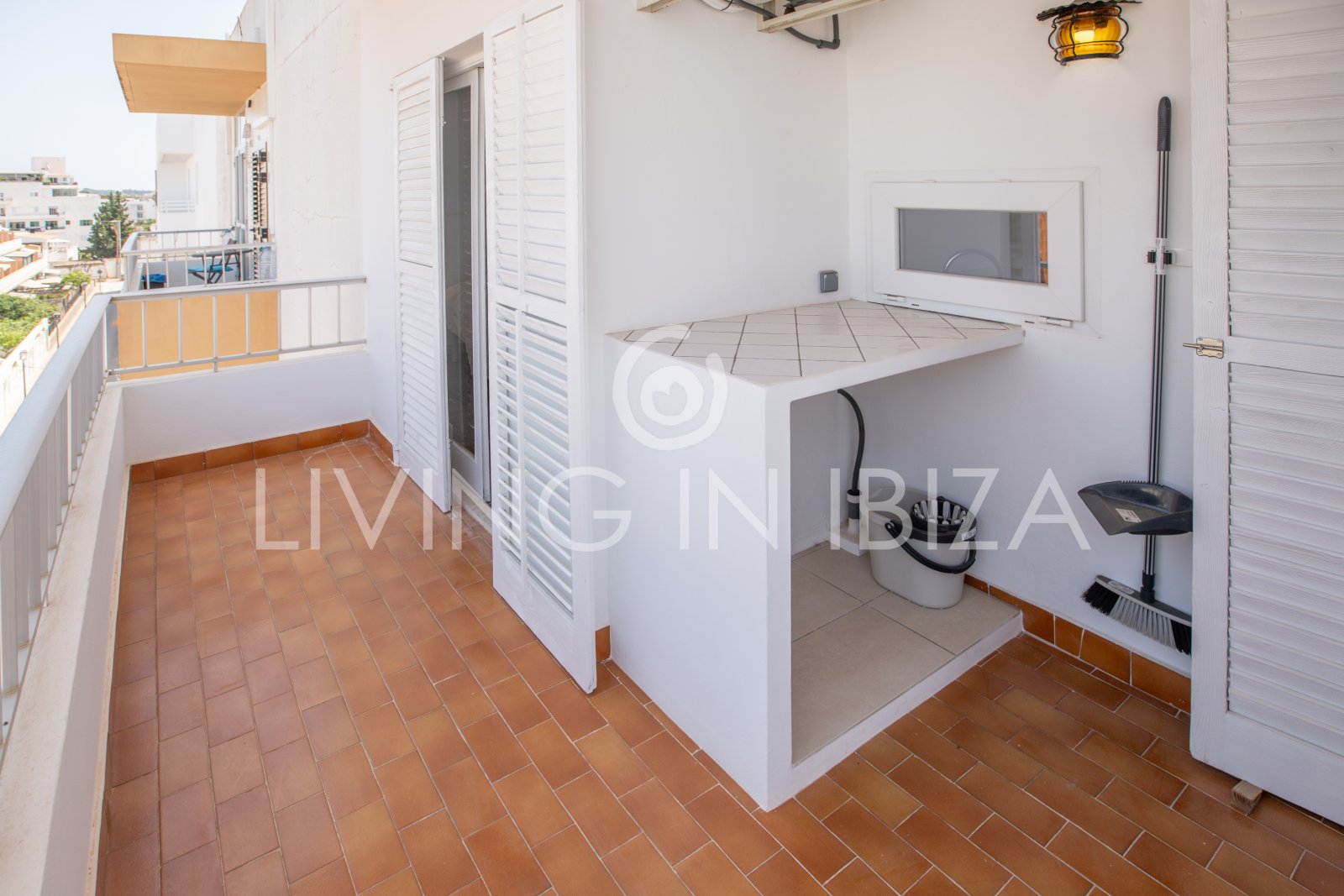 For sale. This cosy Mediterranean-style apartment, located in Santa Eulalia del Río (Ibiza). 